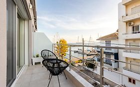 Black & White Marina Studio, Kalamata Getaway